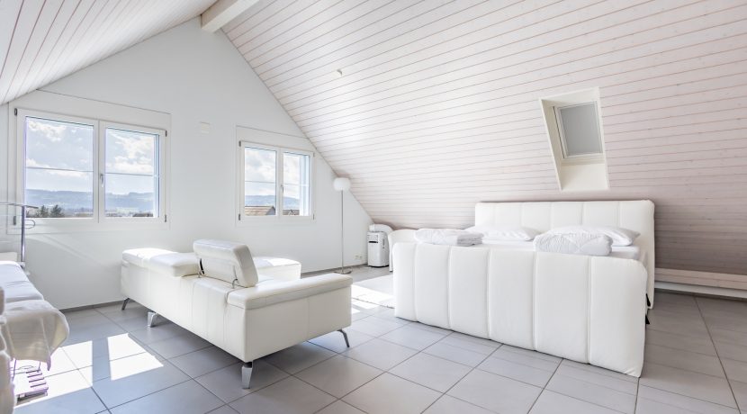 dXyApch5H3sF7iQYFJFwztjW-22a_09