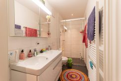 8d25d77e03becb5aefb2d2bb6d50c590