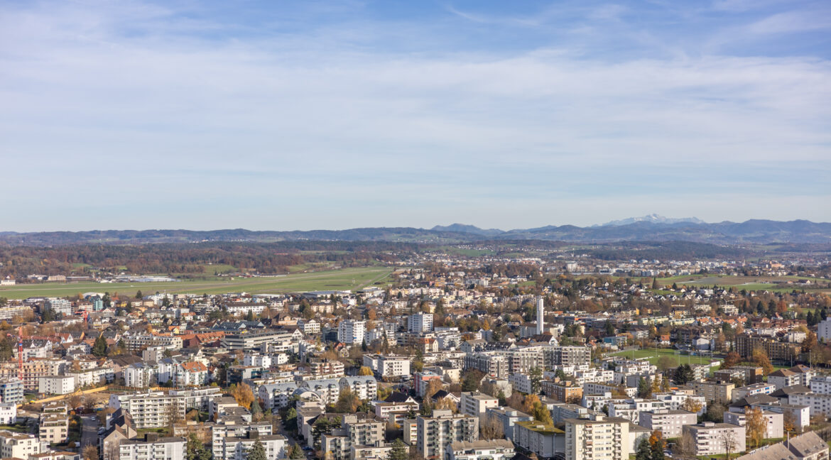 Aussicht über Dübendorf Richtung Militärflugplatz