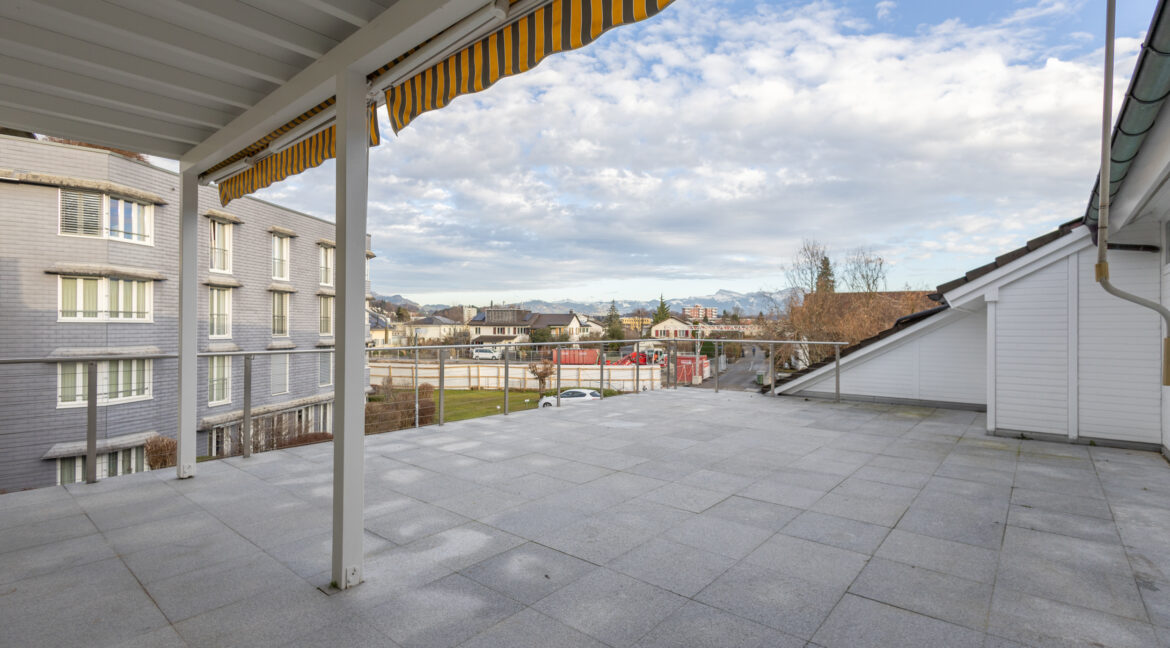 Einzigartige Terrassenfläche mit 88 m², ein Raum für Sonne, Ruhe und besondere Momente
