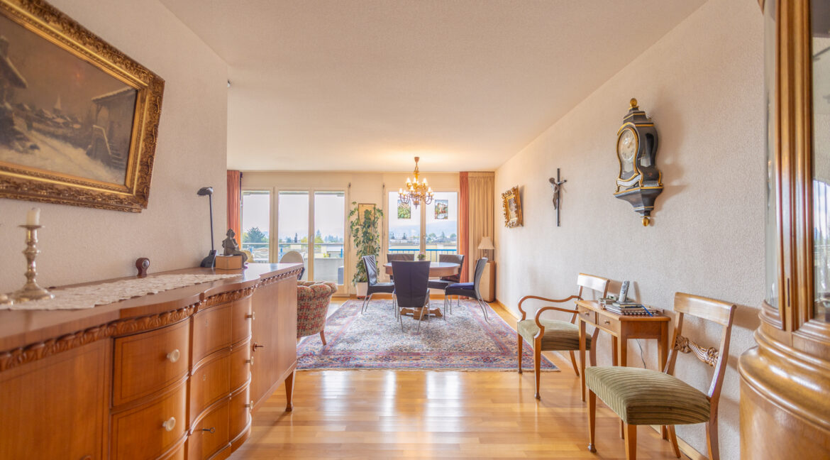 Grosszügiges Wohnzimmer