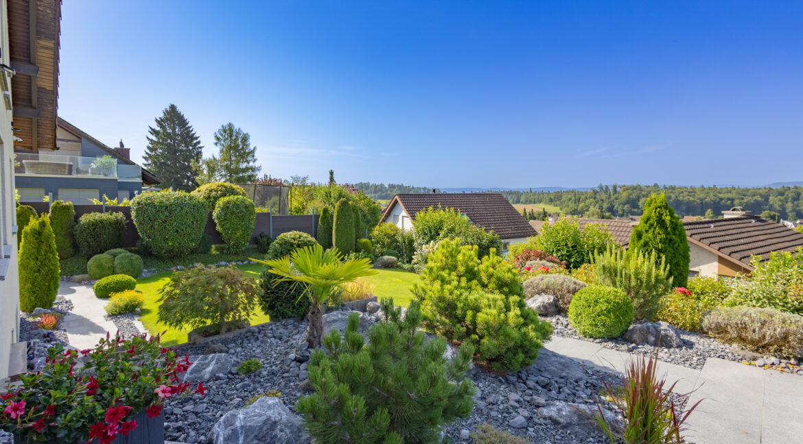 Einzigartige Lage mit Weitblick über Felder und Alpen