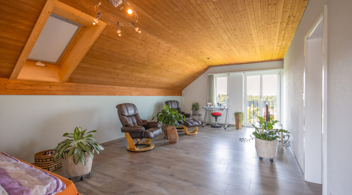 Charmantes Dachgeschoss mit ca. 33 m² Wohnfläche